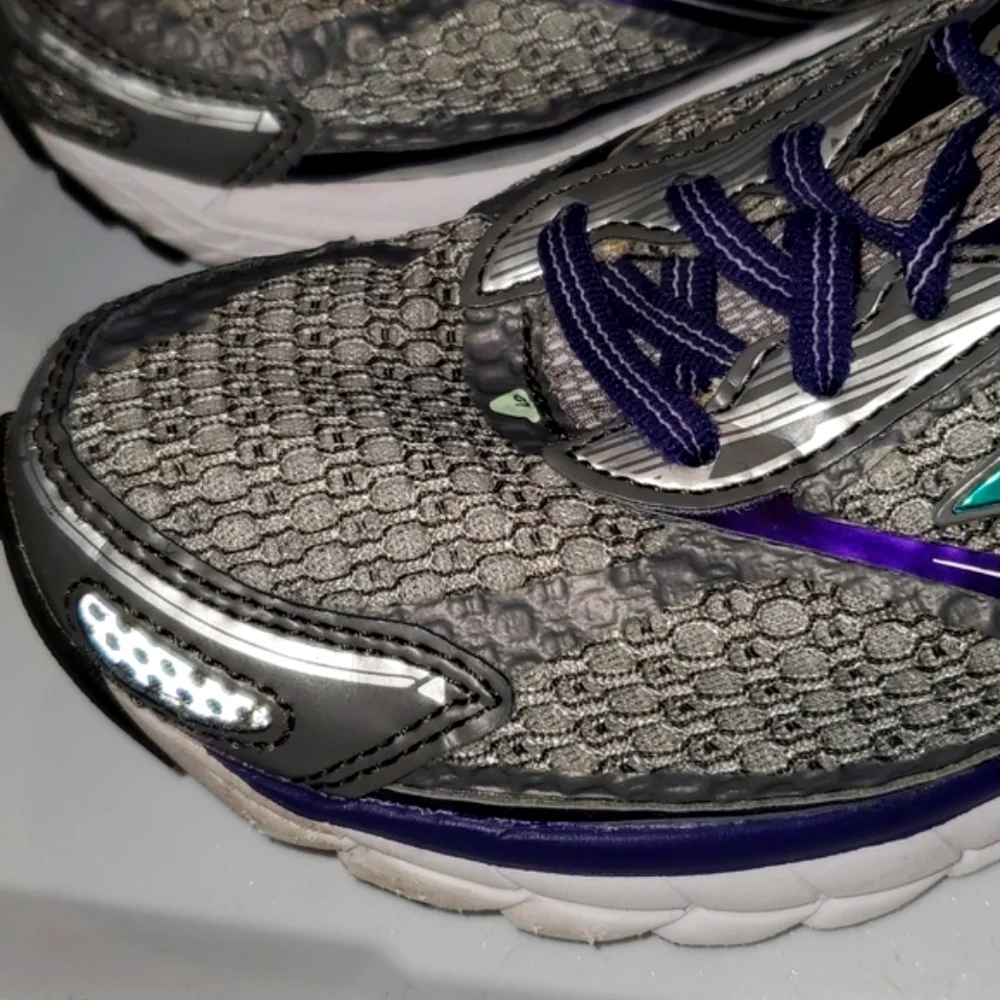 Brooks womens running shoe